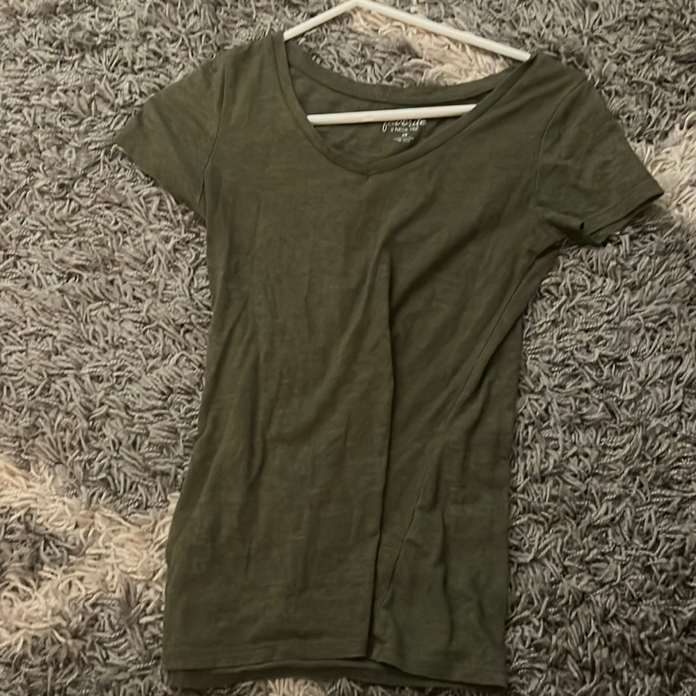 Green xs v neck tee from Rue 21